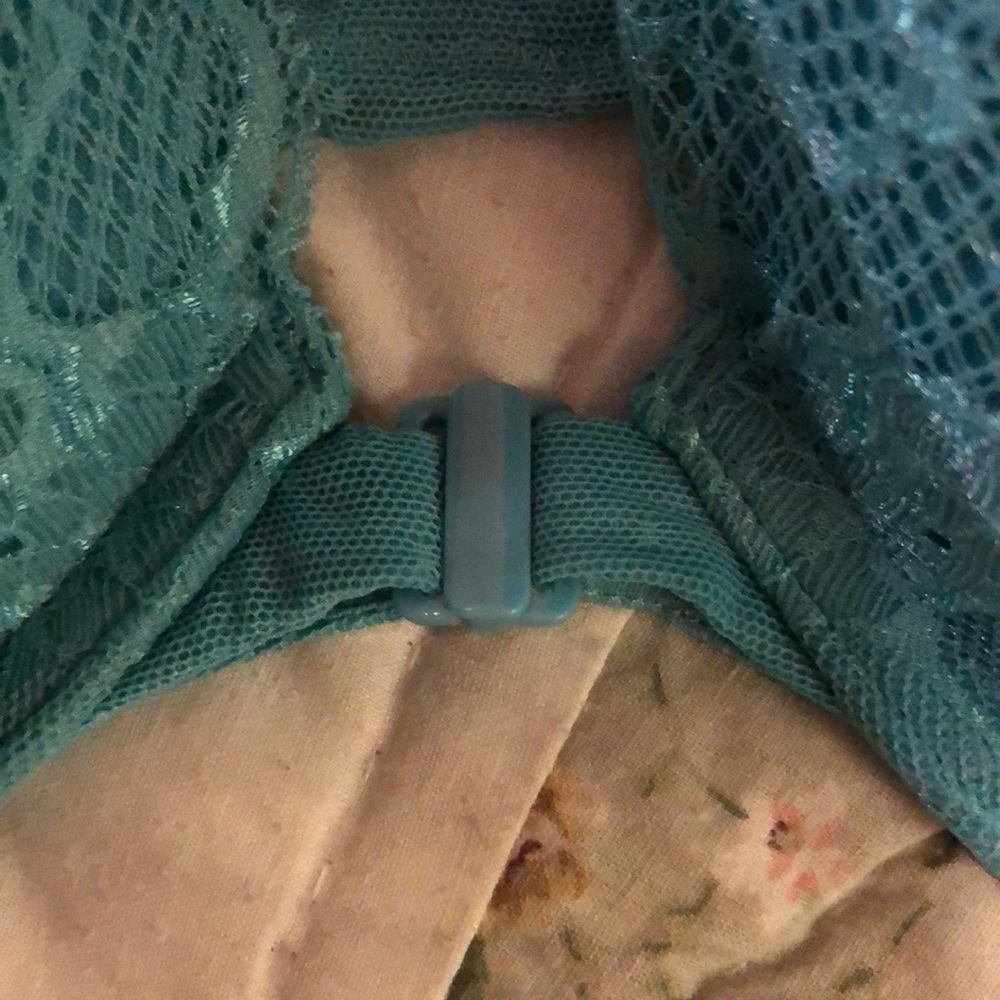 Lace Underwire Bra in Teal - Picture 2 of 8